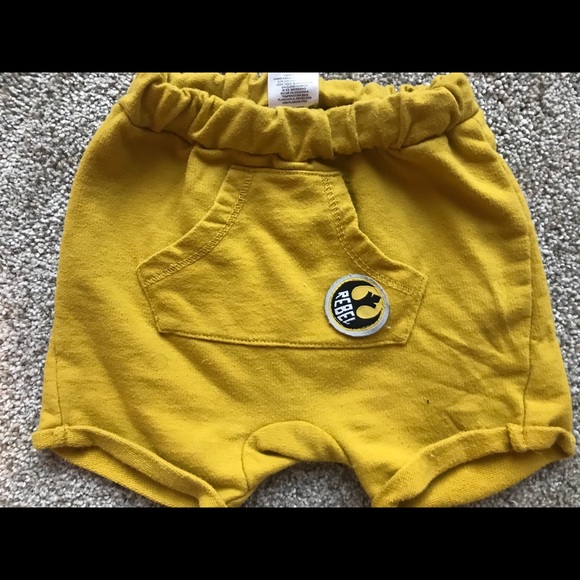 Star Wars shorts set 6-9 months - Picture 3 of 5